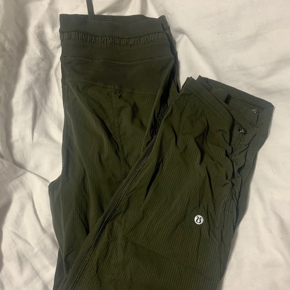 lululemon athletica Pants - Dance Studio Crop 25”